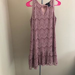 🚨Dusty rose sleeveless lacey dress-LIKE NEW!!🚨